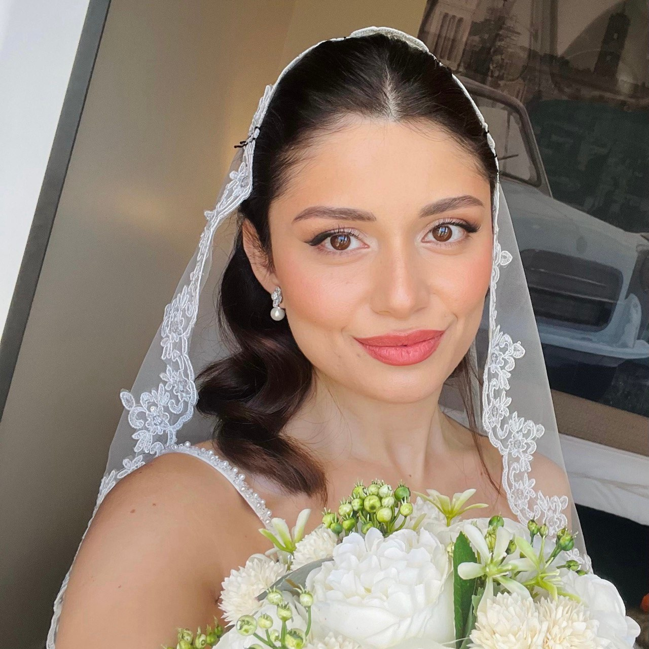 Bridal makeup & hairstyle services by Kate Lisi. Makeup artist and hairstylist in Rome Italy | Kate Lisi
