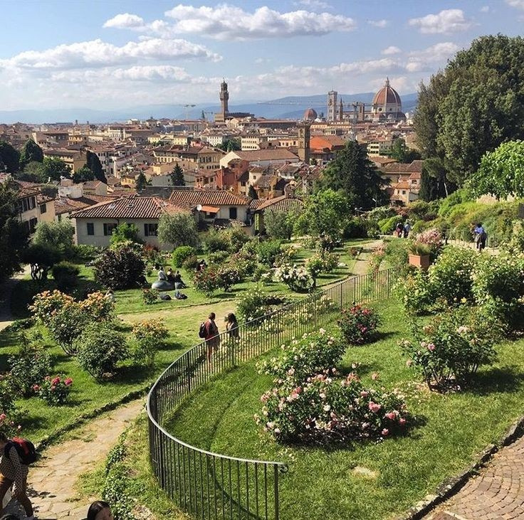 Locations Florence. Wedding and elopement photographer Italy Tuscany Como Milan Pavia Marija Galaka