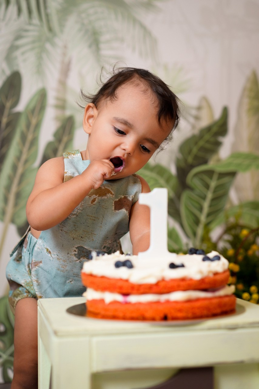 Sedinta foto aniversara si sedinta foto smash the cake. Cuibul foto