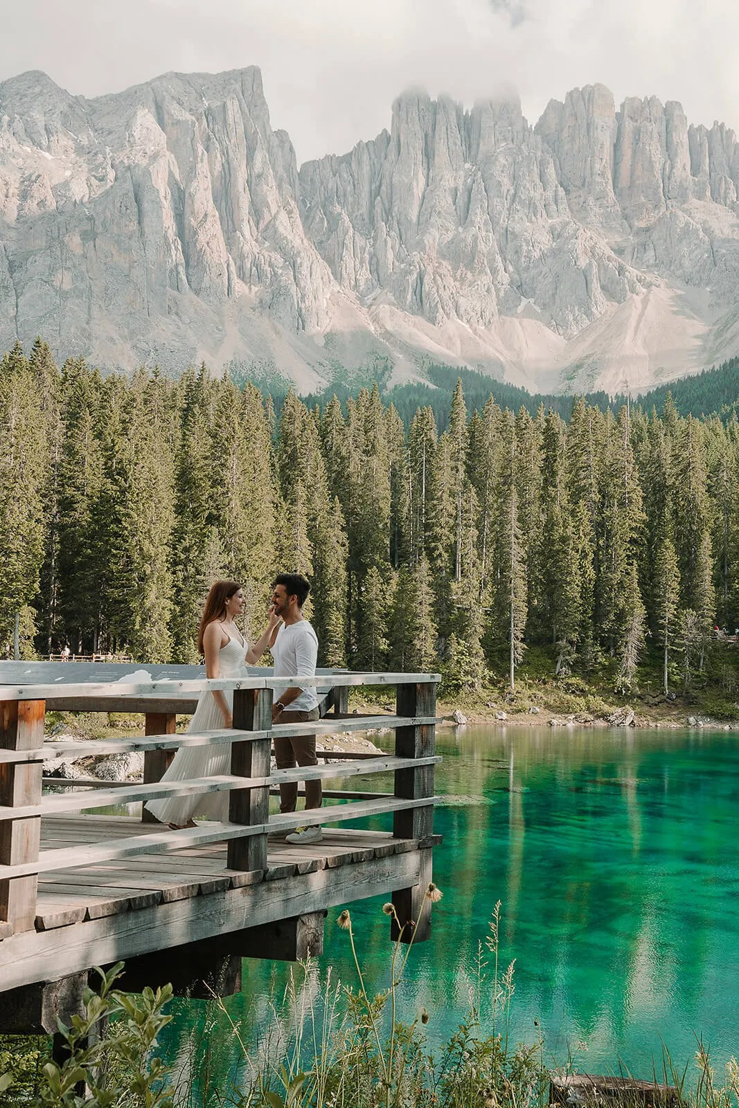 Sesión de Preboda en el Lago di Carezza, Dolomitas | El Velo Blanco. El Velo Blanco I Fotógrafos de Bodas
