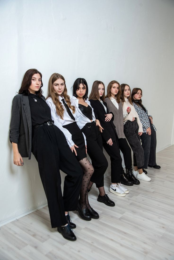 poze grup liceu Moldovaгрупповое фото лицей Молдоваfoto clasă Chișinăuфото класса Кишиневpoze colegi absolvireвыпускной класс фотоalbum grup școlar Moldovaгрупповой альбом Молдоваpoze promoție liceu