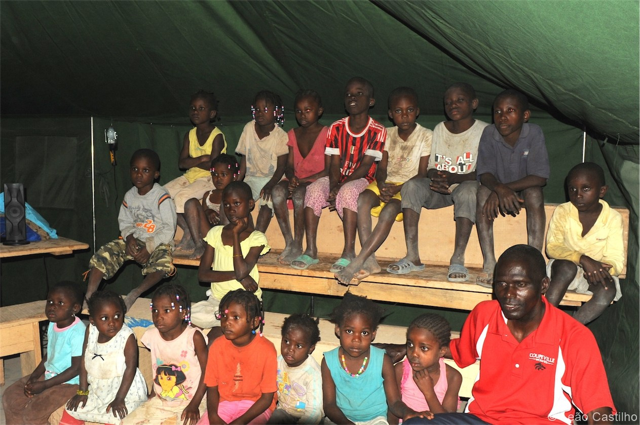 Photos of volunteer work in Congo. Simbahalu