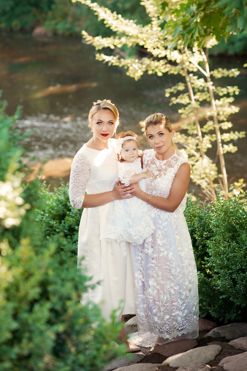 Krikštynos, krikštas, krikštynų fotosesija, ceremonija, bažnyčia krikštynų pasiruošimo fotografavimas. Krikštynų fotografas Vilnius Trakai kaina krikštynų fotografavimas fotografė personal.lt photogrpahy kainos šeima, vaikai profesionali natūrali meninė reportažinė klasikinė fotosesija, krikštynų fotosesija gamtoje