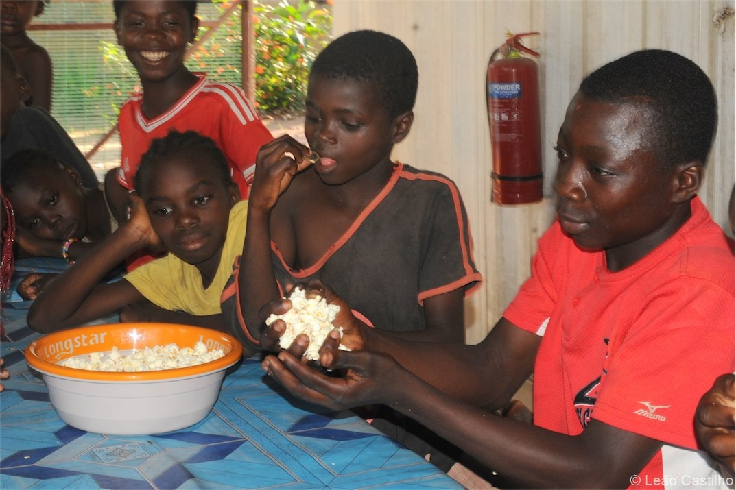 Photos of volunteer work in Congo. Simbahalu