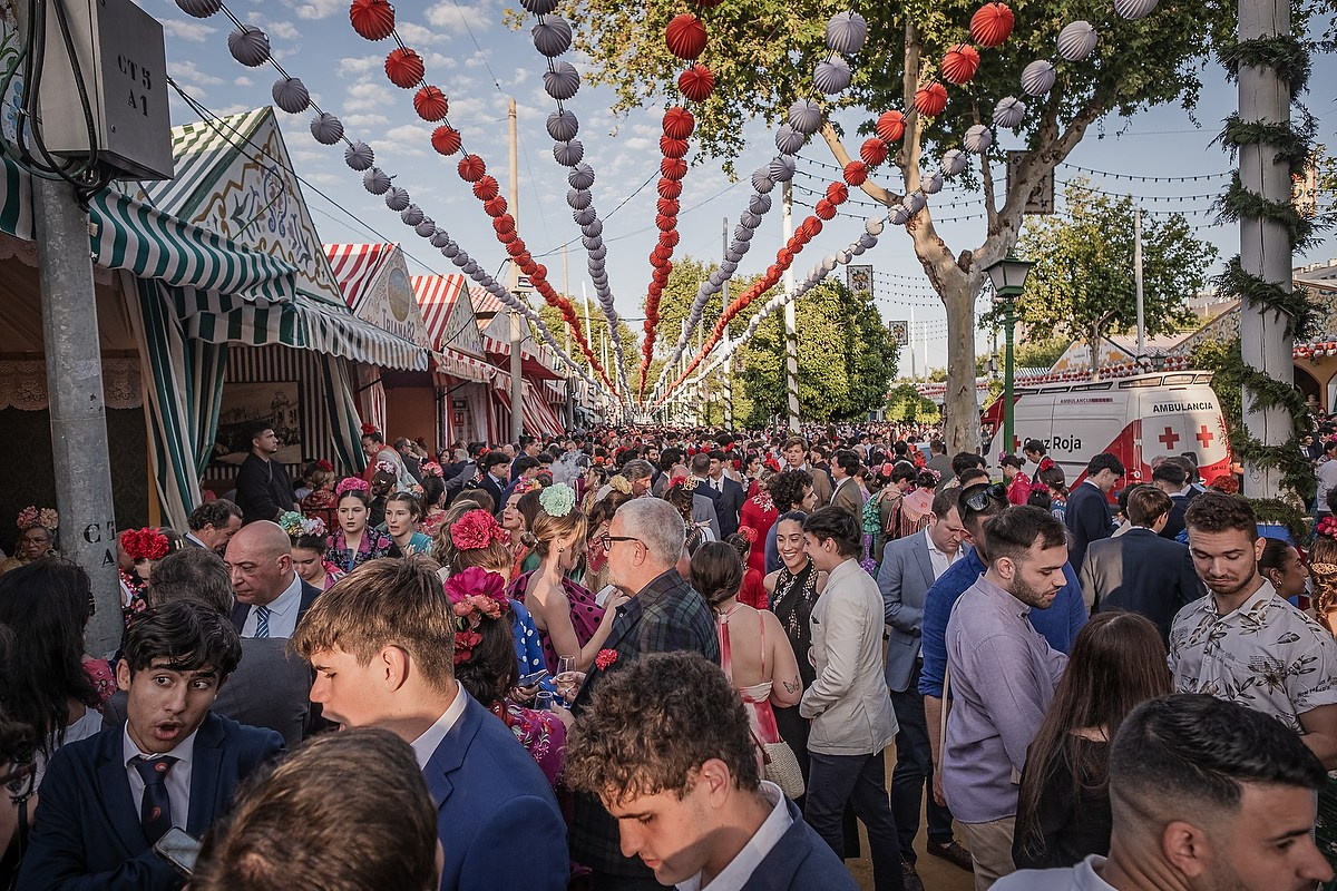 🌸 Feria de Abril 2025: un universo de luz, arte y raíces