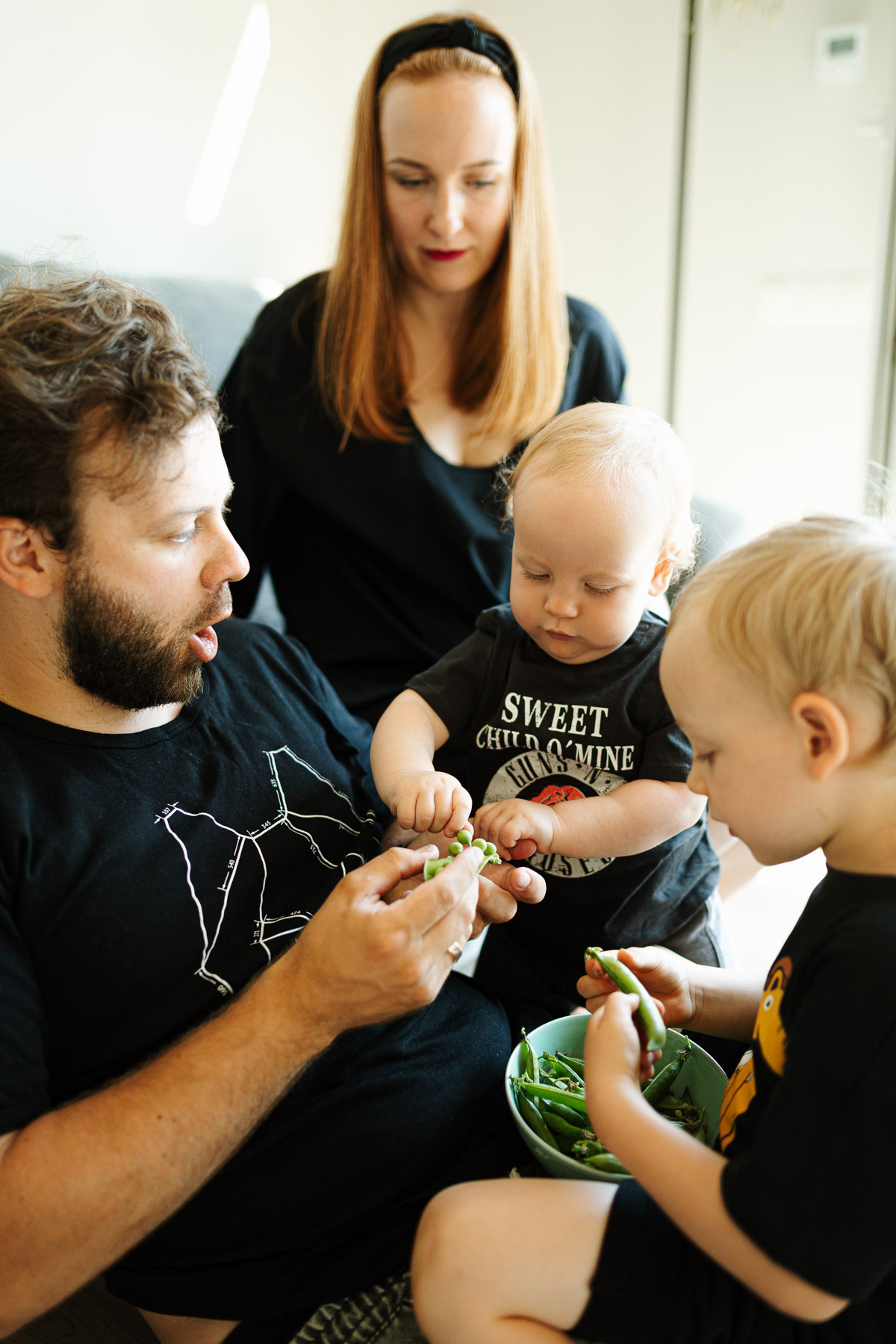 Ģimenes fotosesija savā mājā