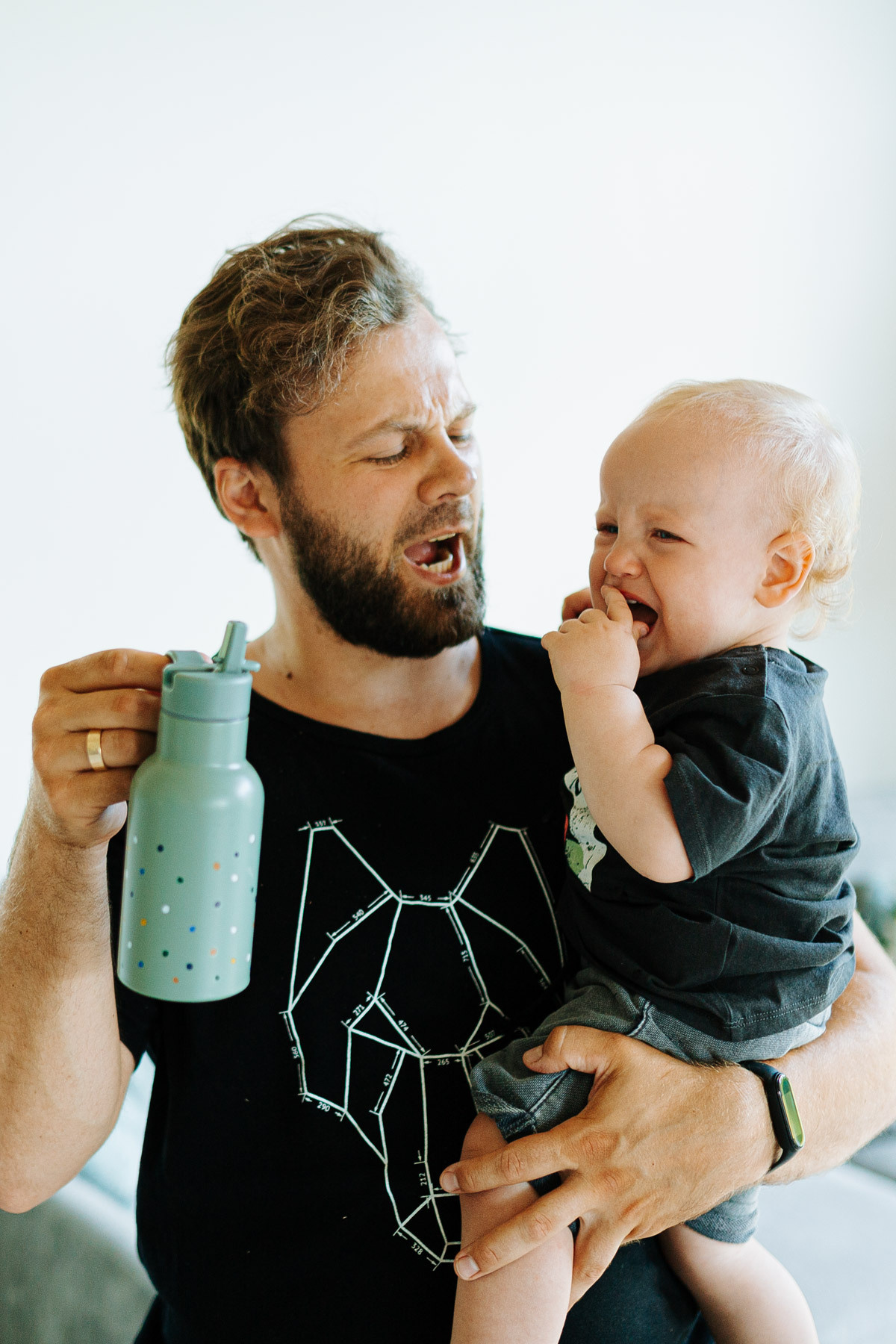 Ģimenes fotosesija savā mājā