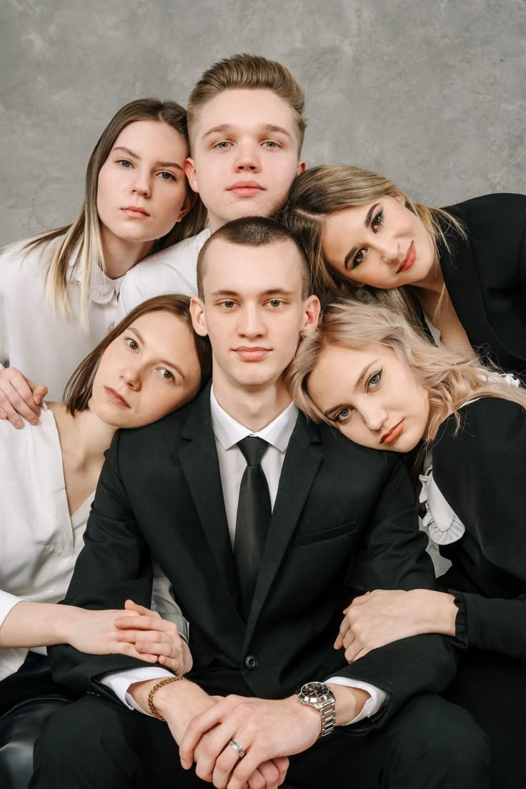 poze grup liceu Moldovaгрупповое фото лицей Молдоваfoto clasă Chișinăuфото класса Кишиневpoze colegi absolvireвыпускной класс фотоalbum grup școlar Moldovaгрупповой альбом Молдоваpoze promoție liceu