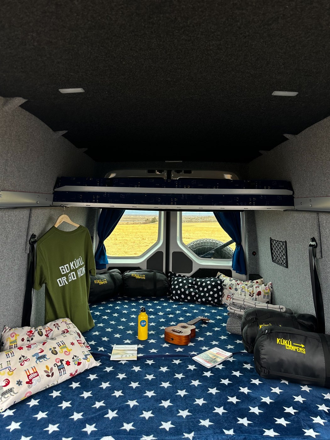 All Colors Of Iceland. Pet, Senior, Landscape, portrait studio, photographer in Miami and Sou