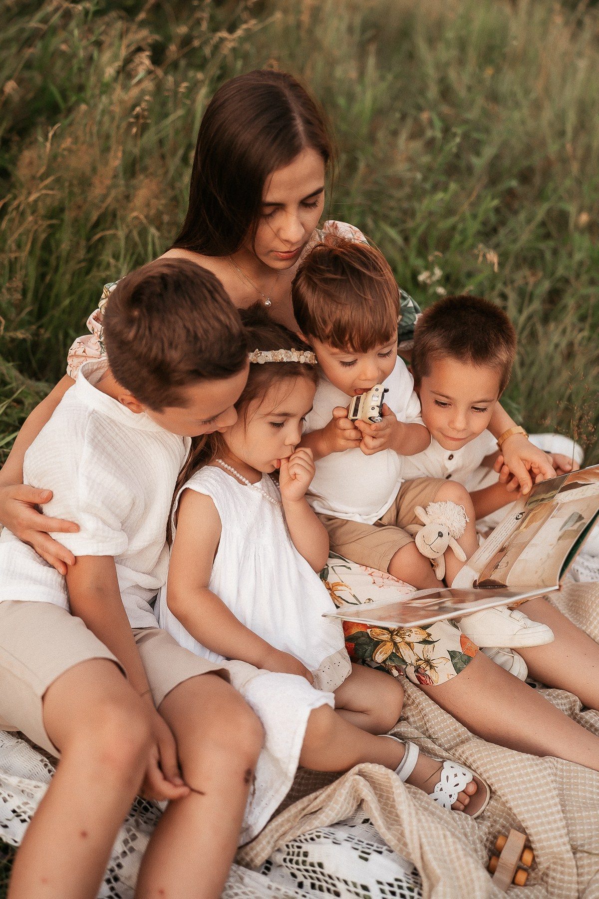 Servicii foto. Fotograf de familie, evenimente, produs și brand personal în Zalau, Cluj-Napoca Carmen Simoc