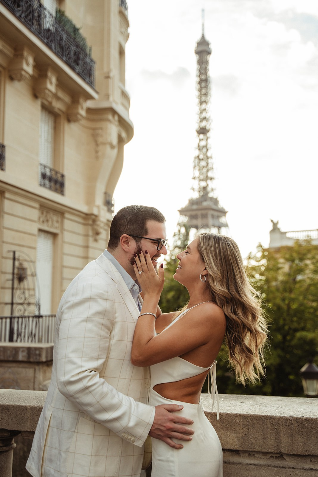 Engagement photo-shoot. Photographer in Paris Yulia Shkadina | Couples, engagement, pre-wedding, individual photo-shoots in Paris at the best locations