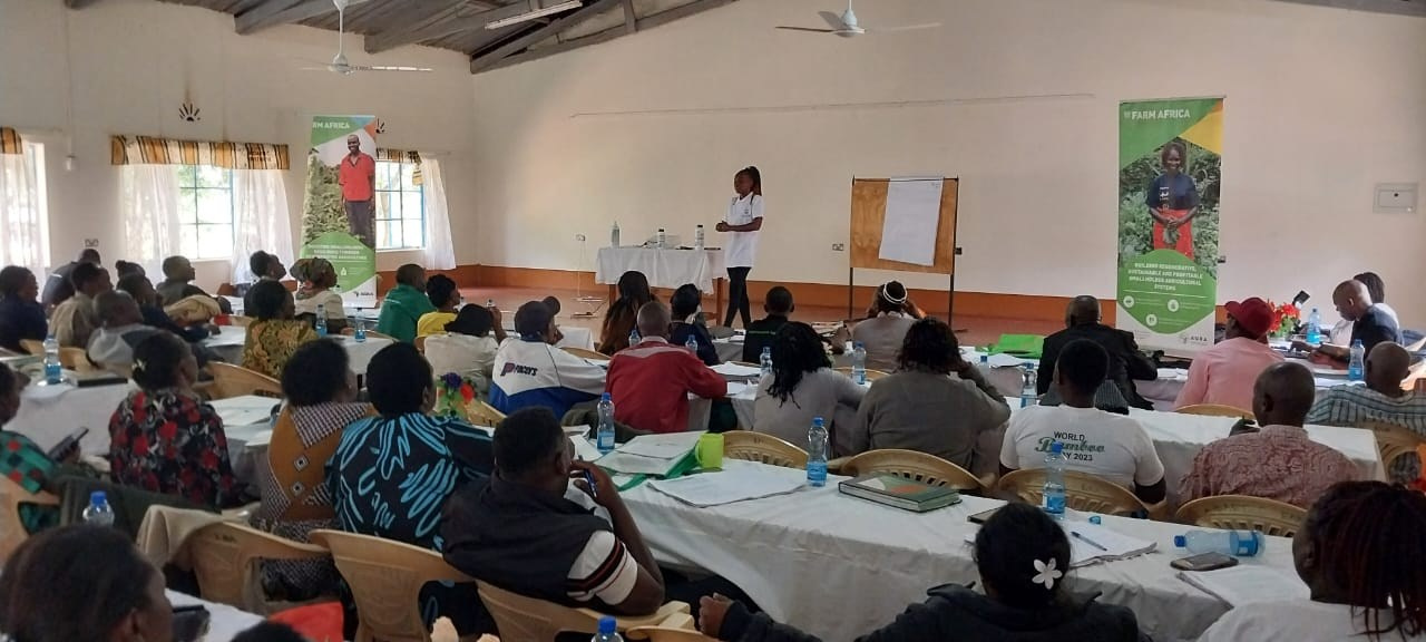 Grow Peat Organic Farming Training Crops and Sustainable Agriculture. Boost Plant Growth with Organic Fertilizers: Our Effective Solution