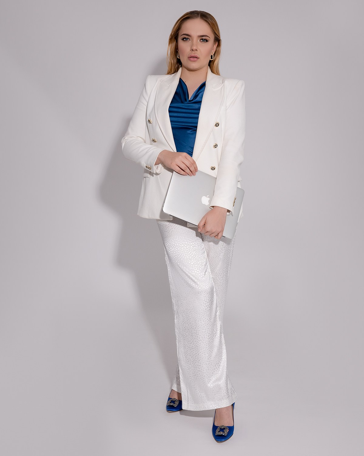 BUSINESS. @anastaziphotomua I W.O.W STUDIO