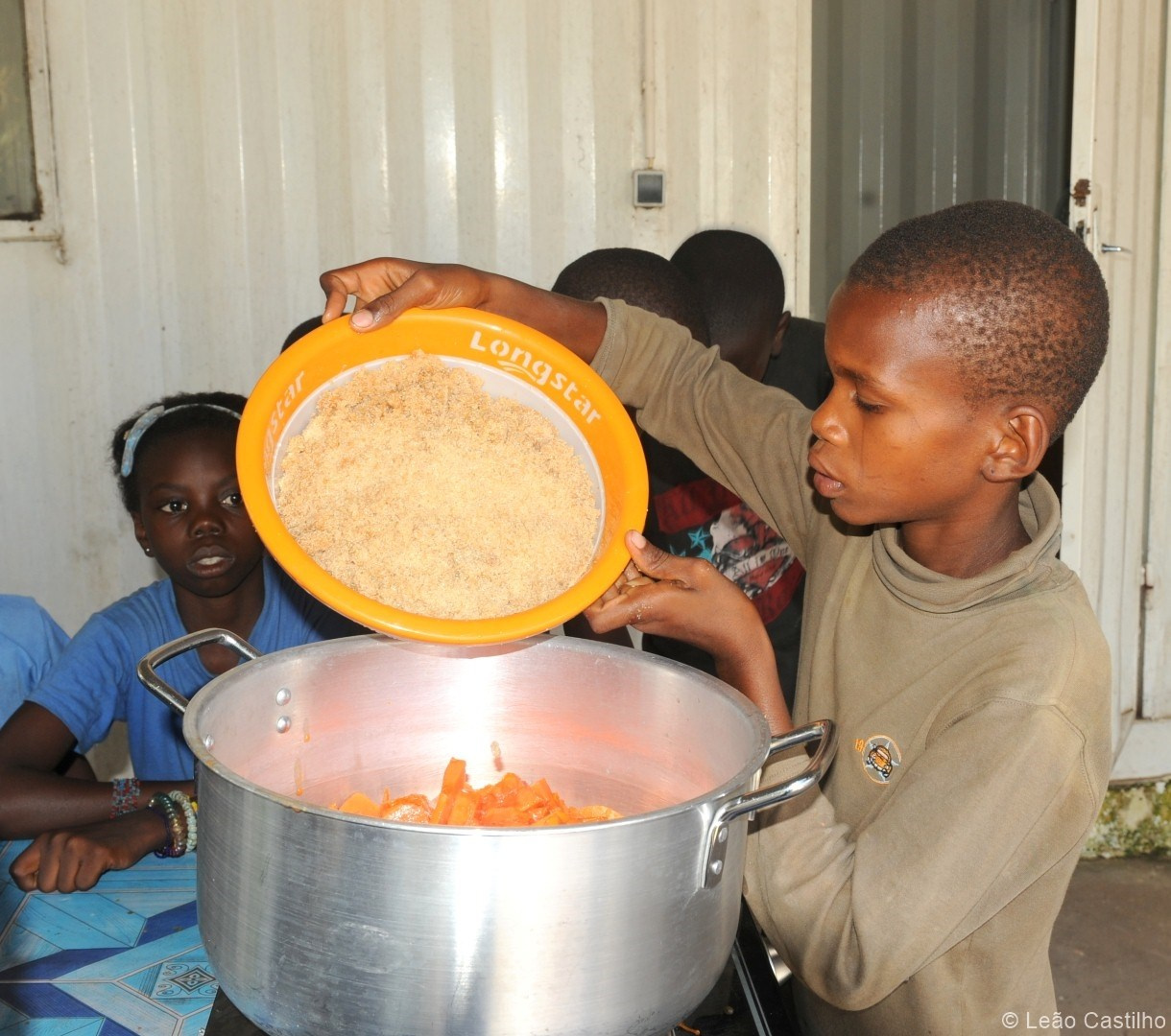 Photos of volunteer work in Congo. Simbahalu