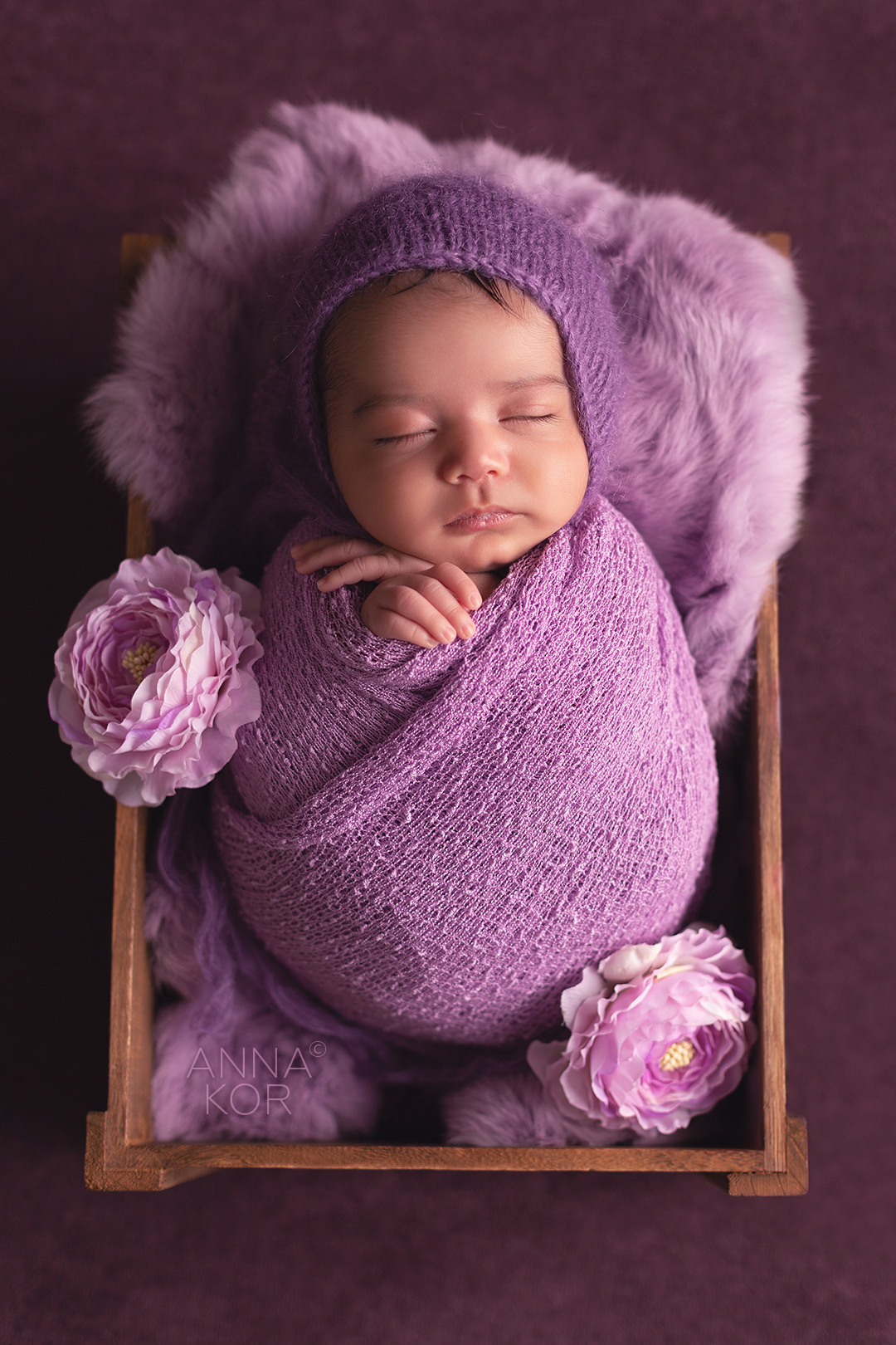 ANNA KOR Newborn Photographer in the UAE