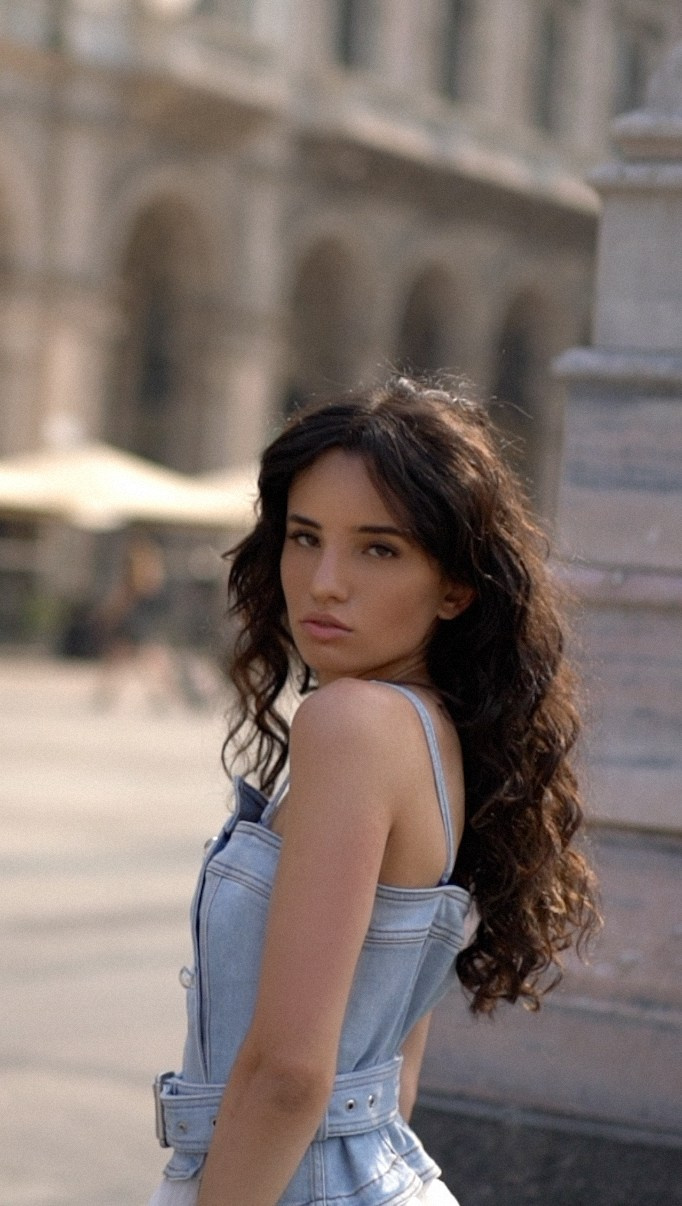 Life style. Julia Di |Fashion streetstyle photographer|videomaker in Milan & Paris