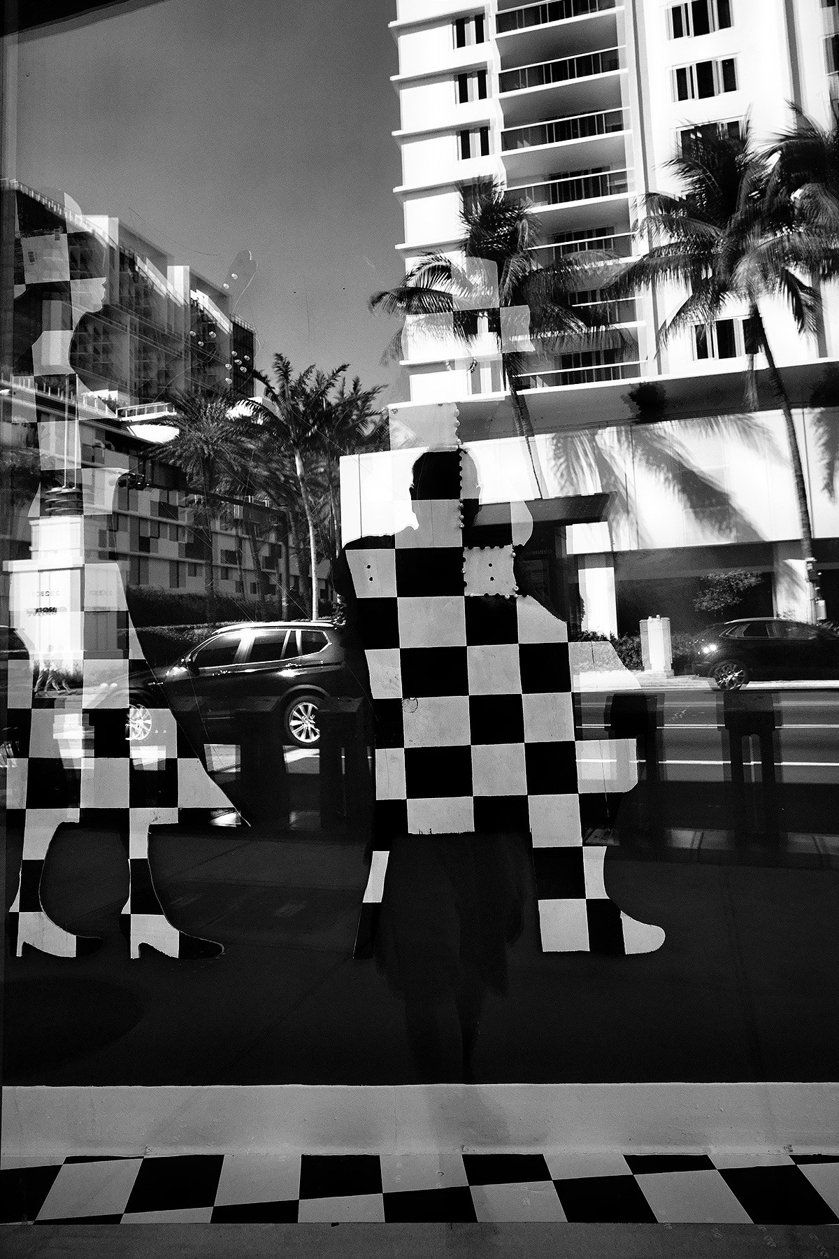 Miami Street Photography — Black & White Vertical Experiment with Light, Contrast & Structure, Breaking NYC Shooting Style. Emin Kuliyev — Award-Winning Wedding Photojournalist NYC & USA | Best Wedding Photographer Known for Candid, Timeless Moments