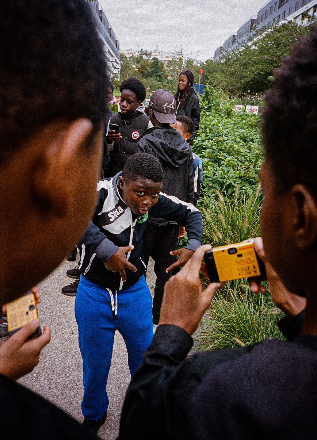 13 ème au coin de la rue. Photo reporter français basé à Paris