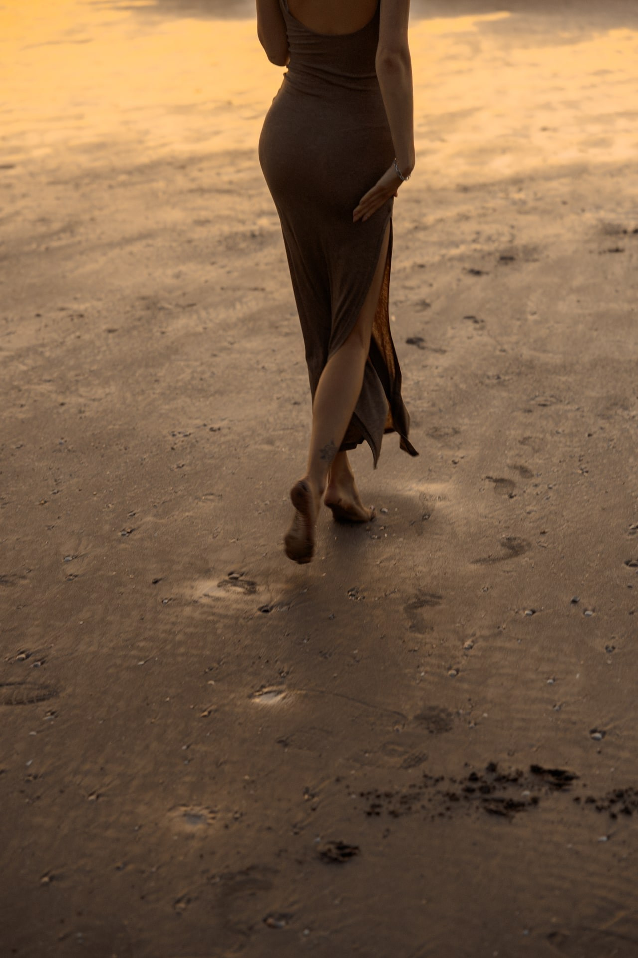 Golden Glow — Trendy Flash Portraits at Sunset. Romantic & Soulful Photography by Natalia Olhova in Rotterdam