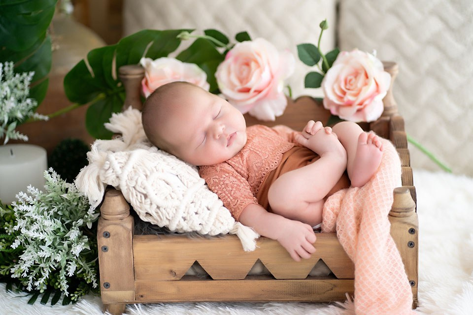 NEWBORN. BabyBumpbyCristinaH