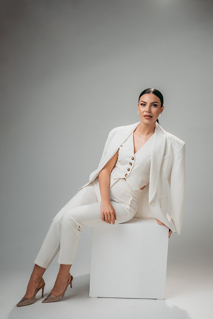 Ședinte foto Portret & Business. Alina Leșan — Fotografie de nou născut, maternitate și familie