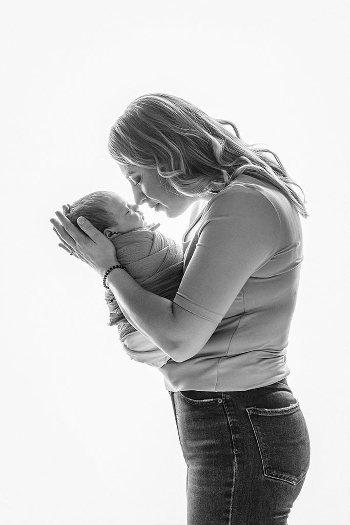 Ședinte foto nou-născuți. Alina Leșan — Fotografie de nou născut, maternitate și familie