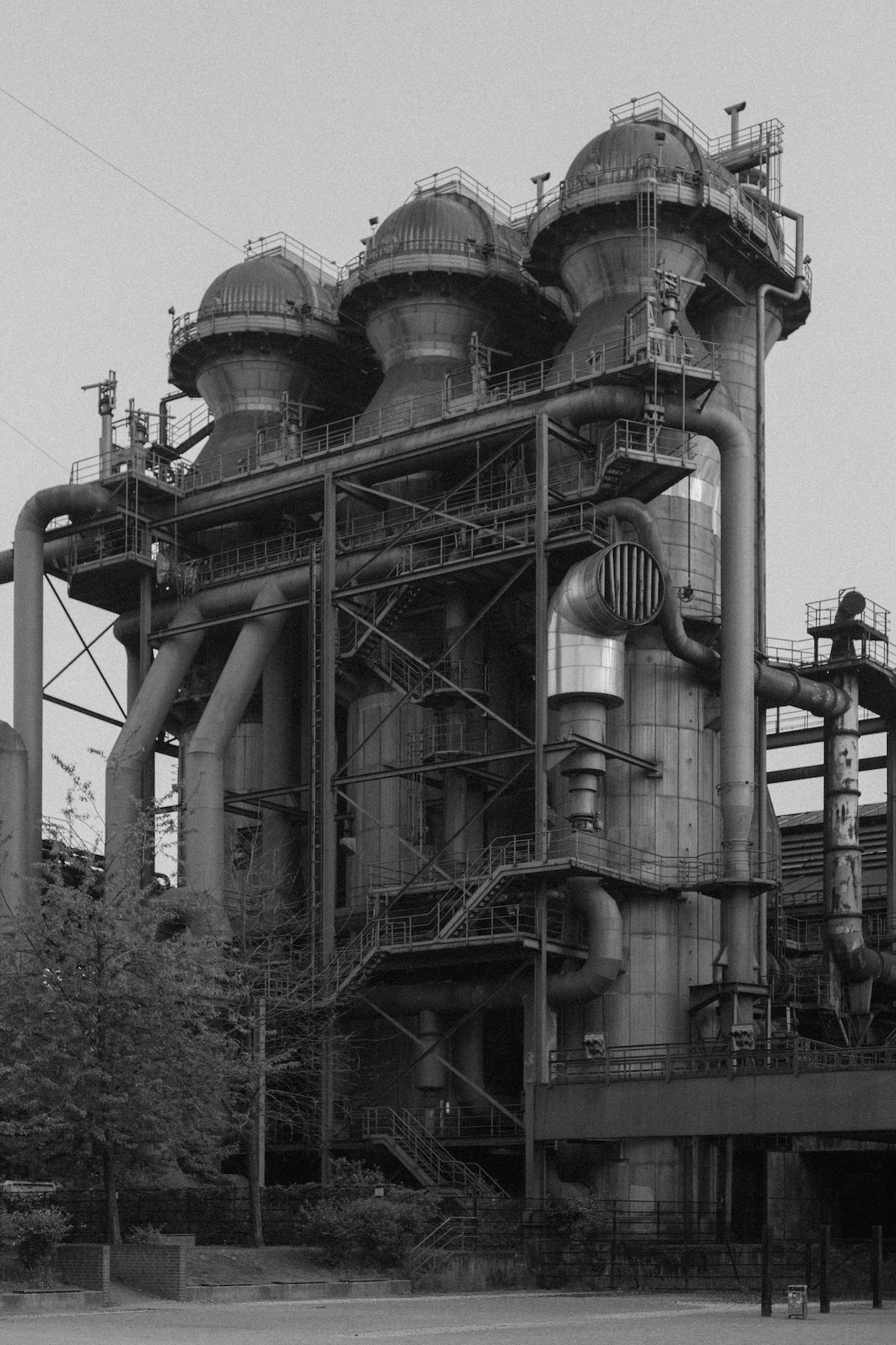 “The black night calls my name”. Anna Guseva | Visual artist