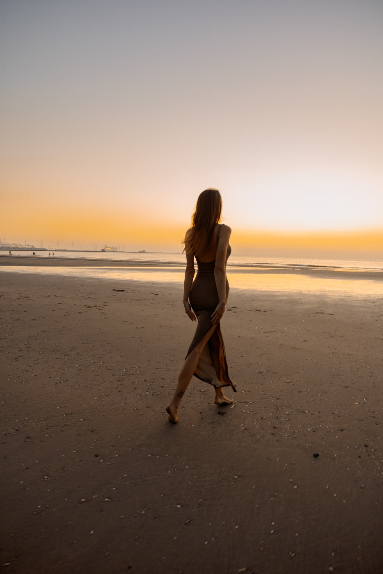 Golden Glow — Trendy Flash Portraits at Sunset. Romantic & Soulful Photography by Natalia Olhova in Rotterdam