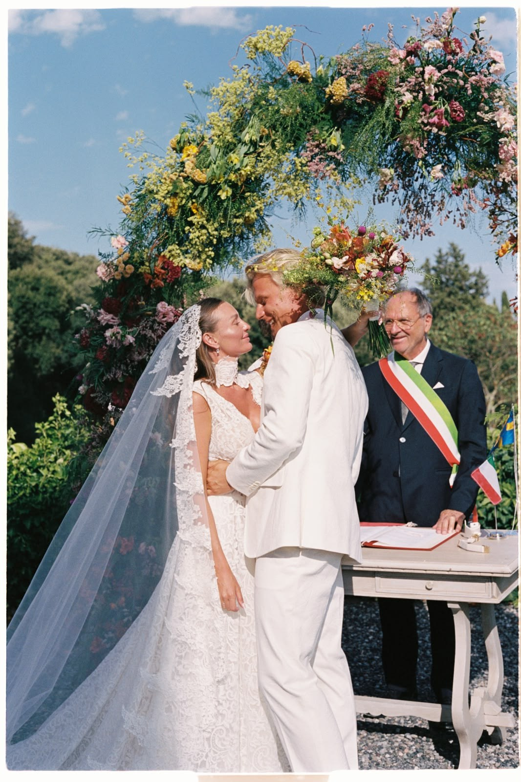 Svea and Axel. Sara Luca | Digital+Film wedding Photographer | Italy and Europe