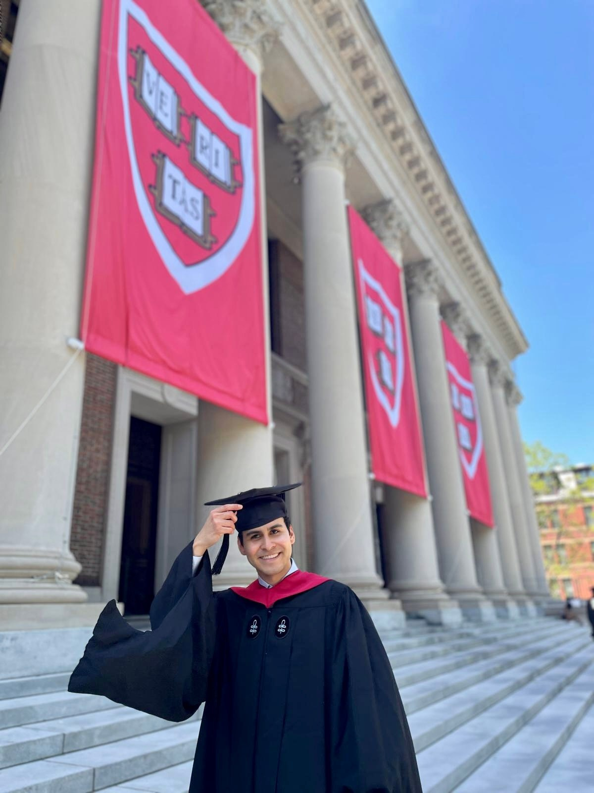 Graduation photo packages. Kelly Sang, graduation and portrait photographer in Boston