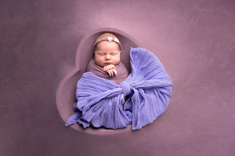 NEWBORN. BabyBumpbyCristinaH