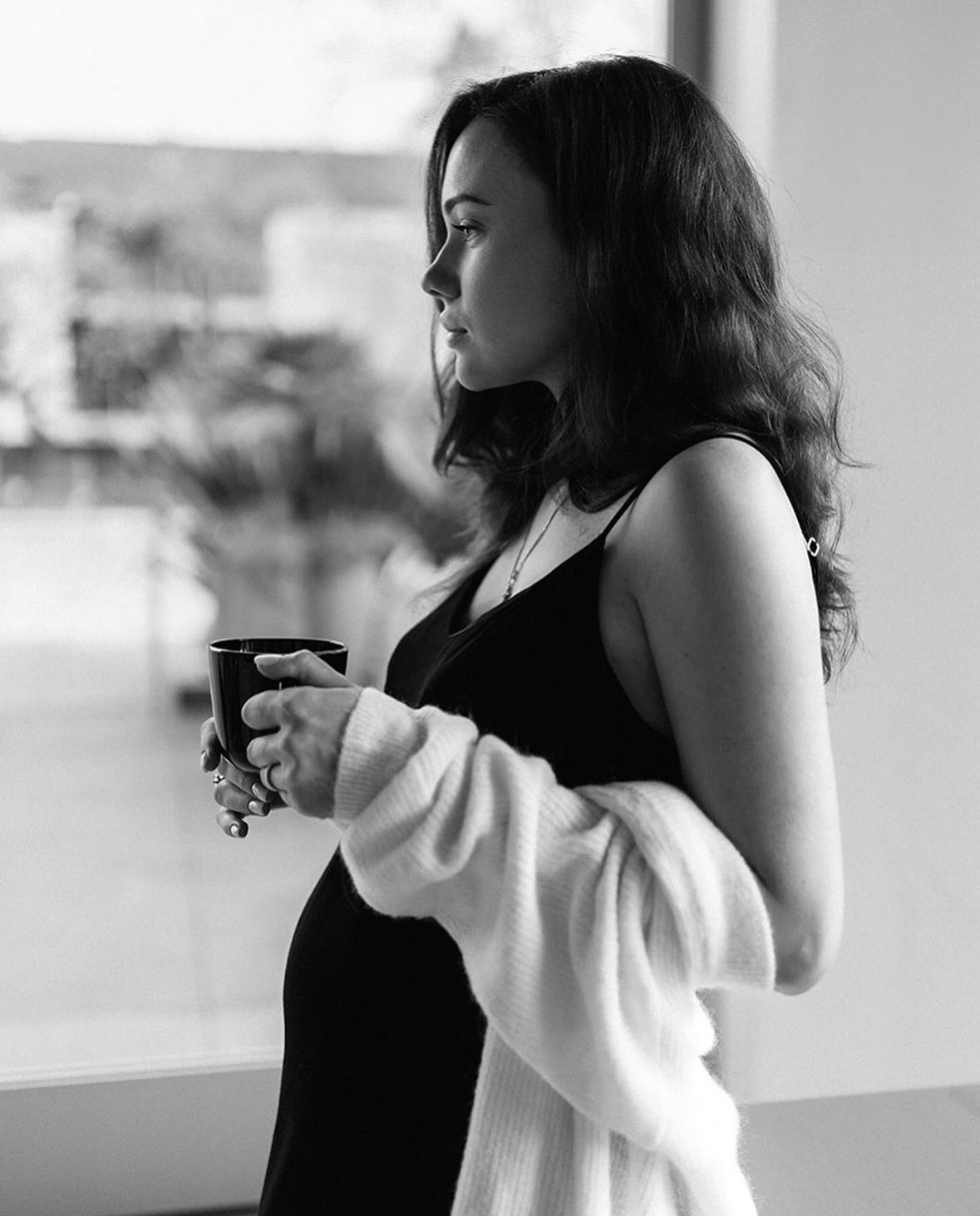 At-home maternity photoshoot in San Francisco Bay Area with natural light