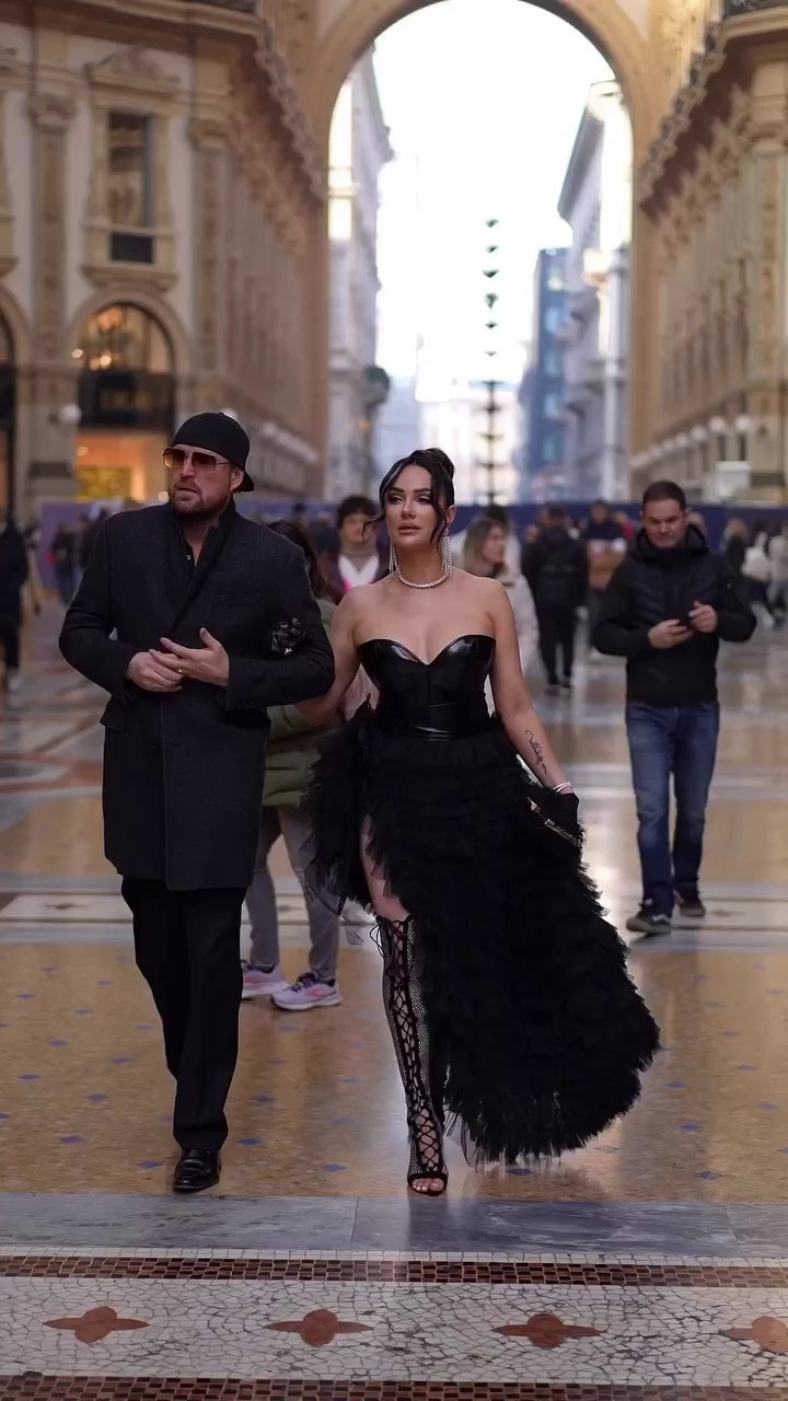 Love Story. Julia Di |Fashion streetstyle photographer|videomaker in Milan & Paris