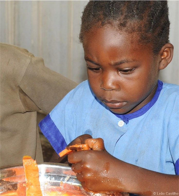 Photos of volunteer work in Congo. Simbahalu