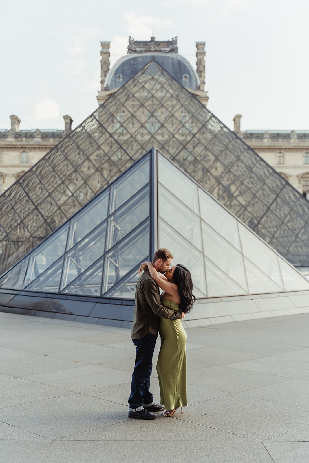 Engagement photo-shoot. Photographer in Paris Yulia Shkadina | Couples, engagement, pre-wedding, individual photo-shoots in Paris at the best locations