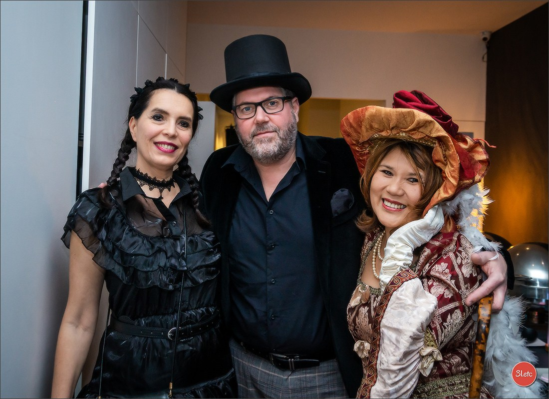 SOIREE CARNAVAL chez Manicook Marché et Restaurant Asiatique. Photographe à Strasbourg | Portraits, Studio, Enfants, Événements