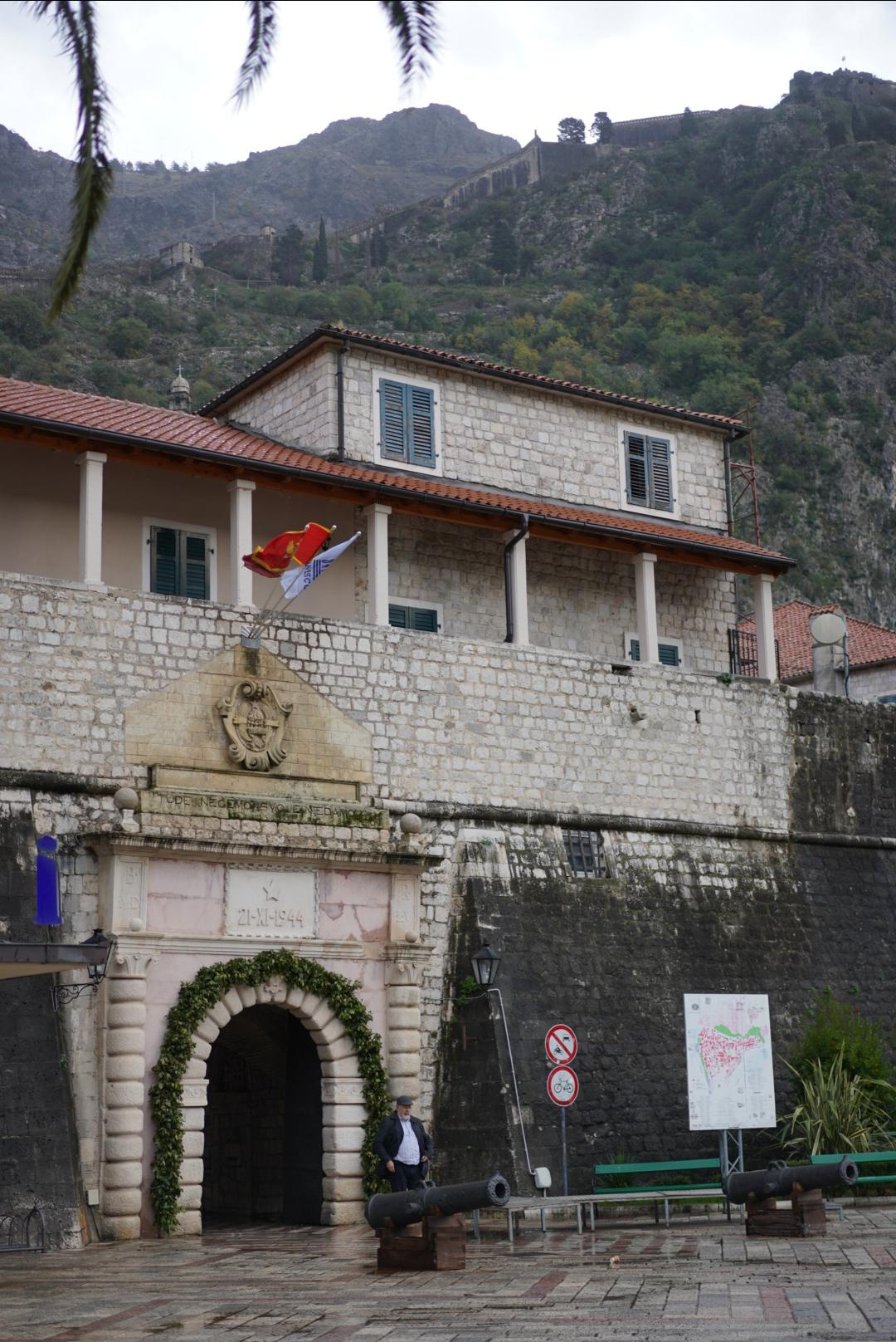 Otkrijte najbolje od Kotora: obavezna videti mesta i aktivnosti