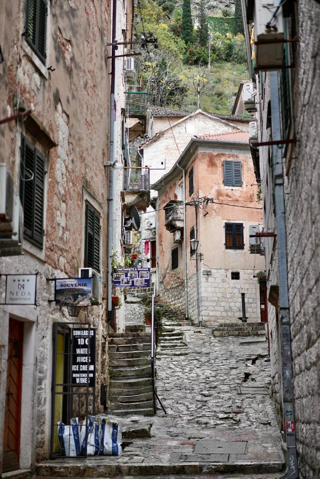 Otkrijte najbolje od Kotora: obavezna videti mesta i aktivnosti