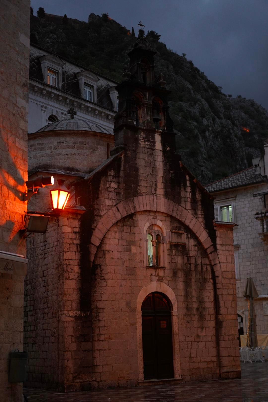 Otkrijte najbolje od Kotora: obavezna videti mesta i aktivnosti