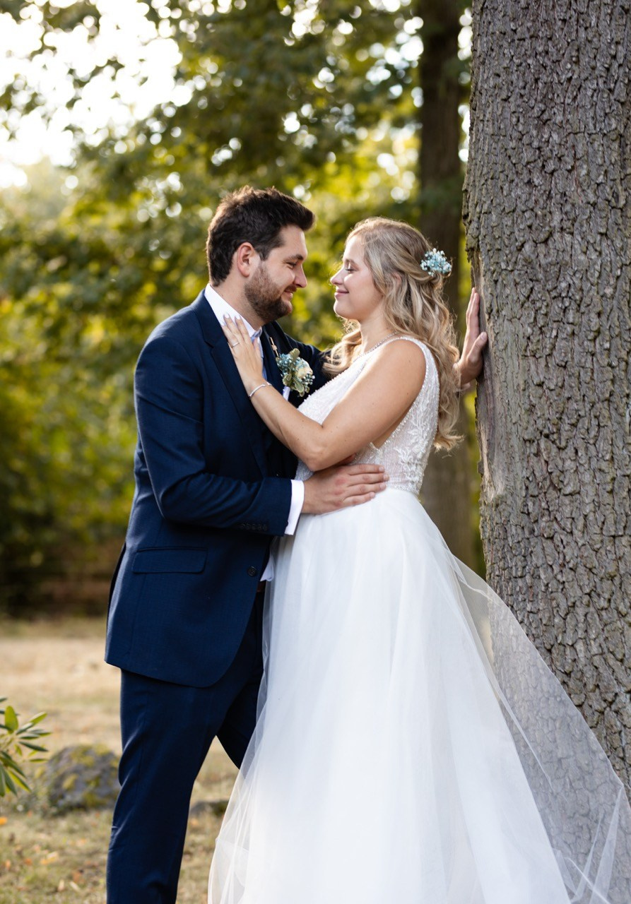 Svatební tým — svatební fotograf a kameraman. Dana Lišková — Empatická fotografka | Introspektivní umělkyně | Neurodivergentní koučka| Zakladatelka Artepy.cz