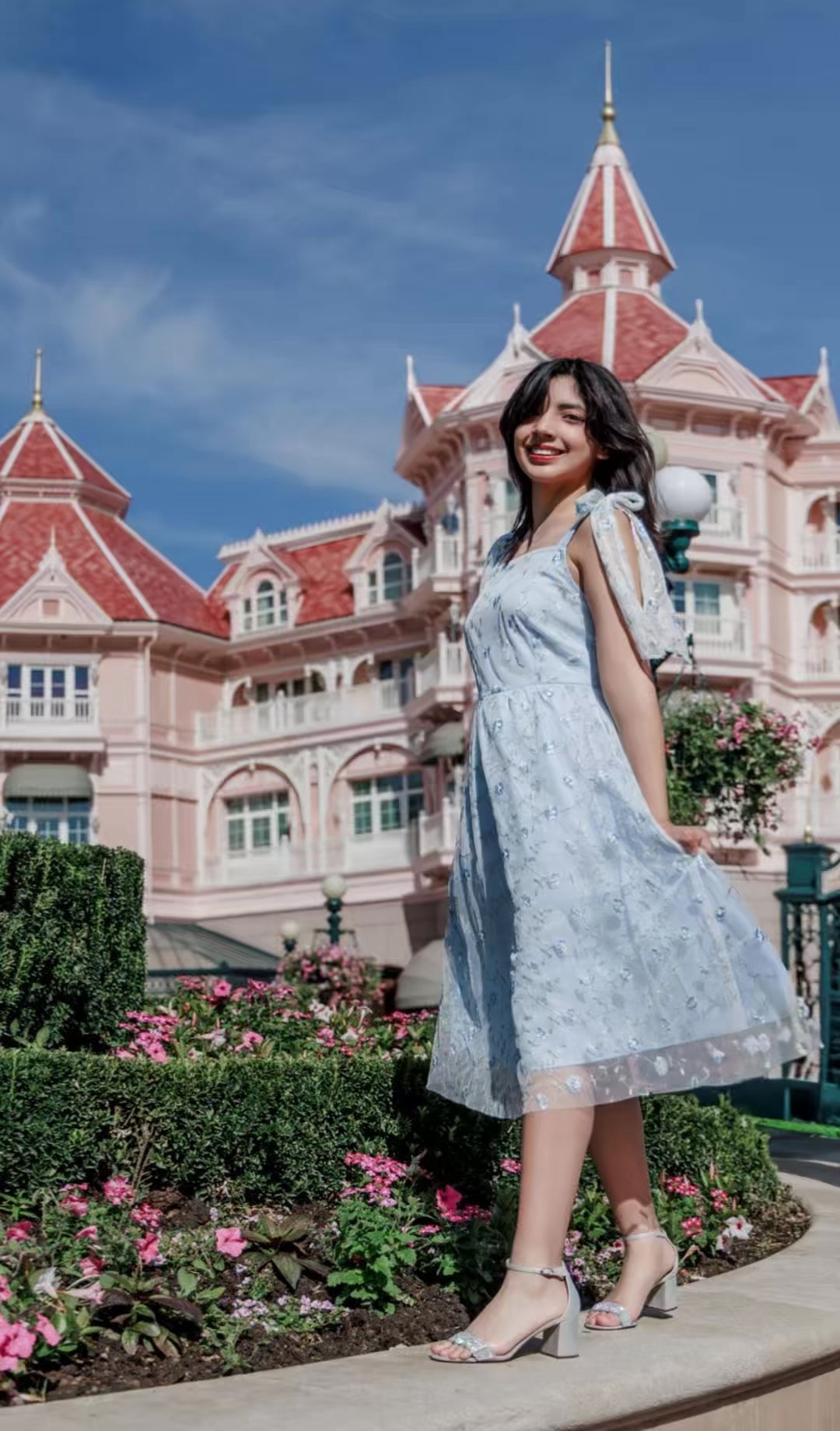 Magical Solo Photoshoot in Disneyland: Photos & Reels. Photographe à Paris