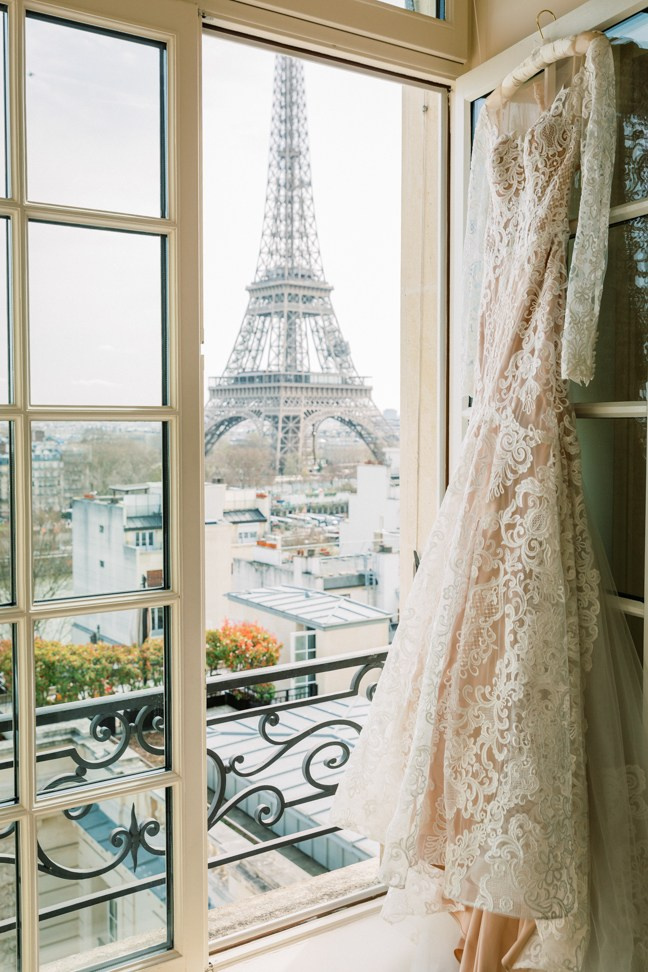 A Luxurious Wedding Photoshoot at Shangri-La Paris. Photographe à Paris