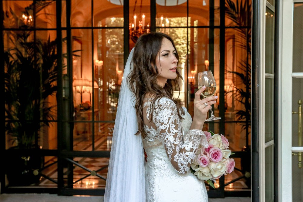 A Luxurious Wedding Photoshoot at Shangri-La Paris. Photographe à Paris