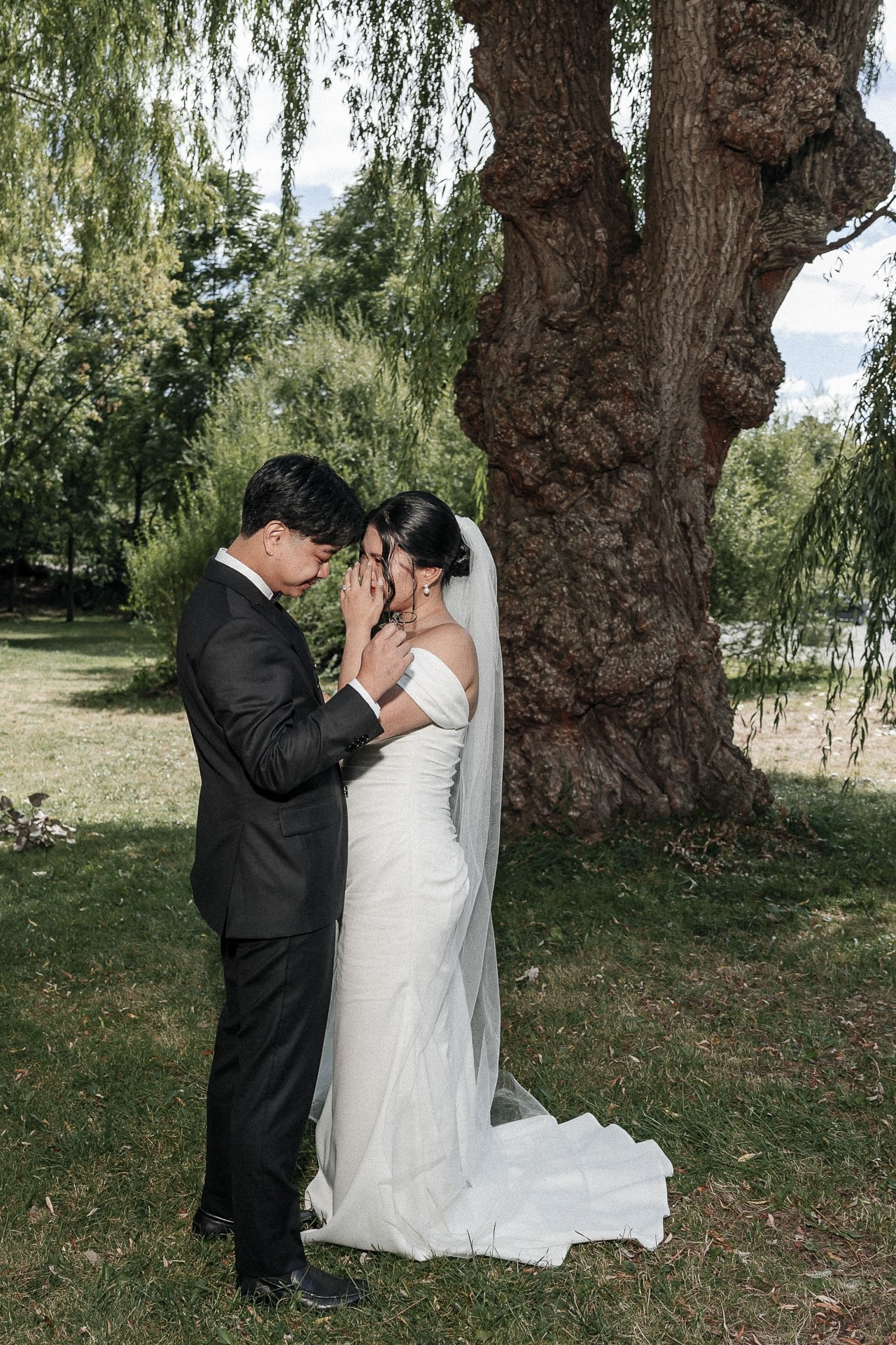 Adam & Amy’s Candid Wedding Photos | Documentary-Style Wedding Photography | Hamilton, Oakville, Brampton, Etobicoke. Storytellers Films — Candid Wedding Videographer & Photographer in Toronto, Ontario and beyond