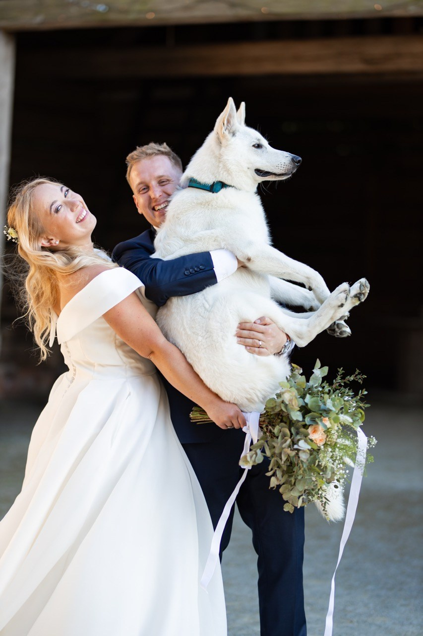 Svatební tým — svatební fotograf a kameraman. Dana Lišková — Empatická fotografka | Introspektivní umělkyně | Neurodivergentní koučka| Zakladatelka Artepy.cz