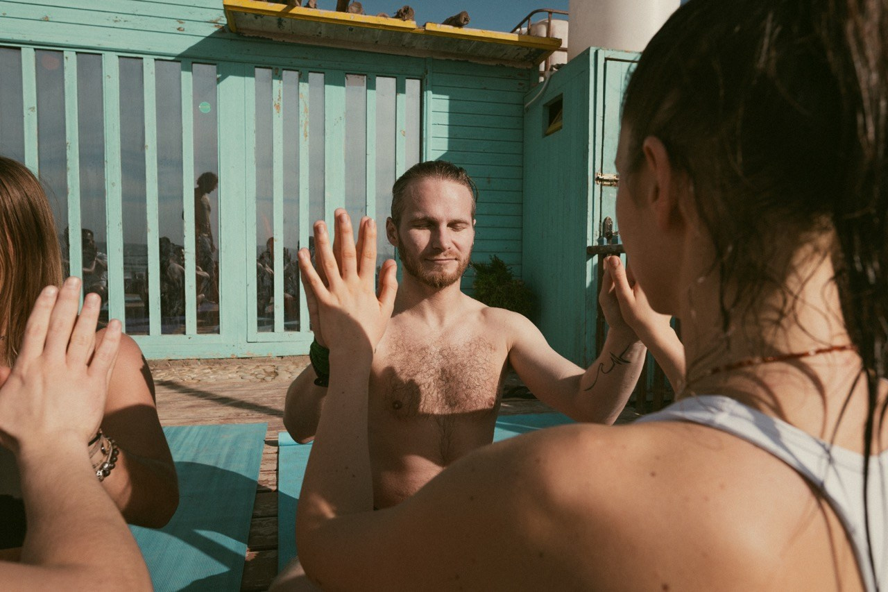 Travel and lifestyle fotografka. Dana Lišková — Empatická fotografka | Introspektivní umělkyně | Neurodivergentní koučka| Zakladatelka Artepy.cz