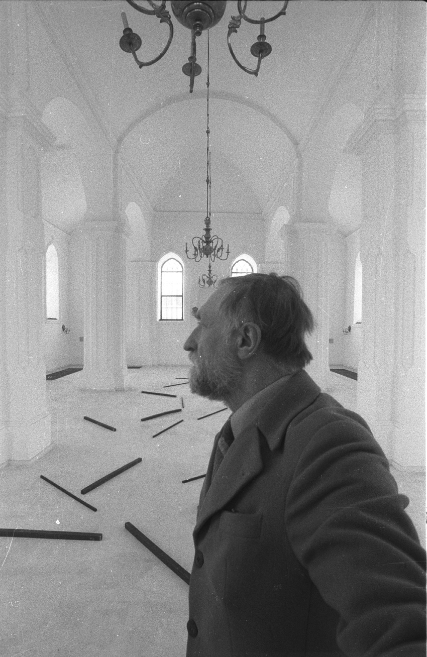 Meditation — Synagogue, Sejny — 1988. Andrzej Strumillo
