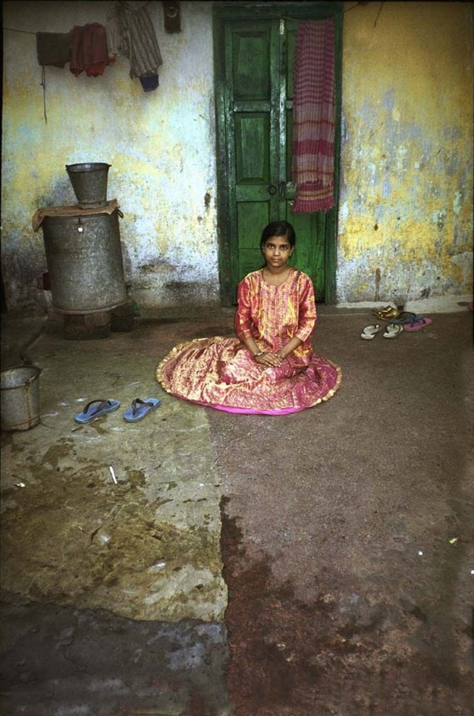 CAFE DEL PHOTO #89 «Рождённые в борделях». Школа Фотографии Романа Рыбалёва. Город Кишинёв, Молдова