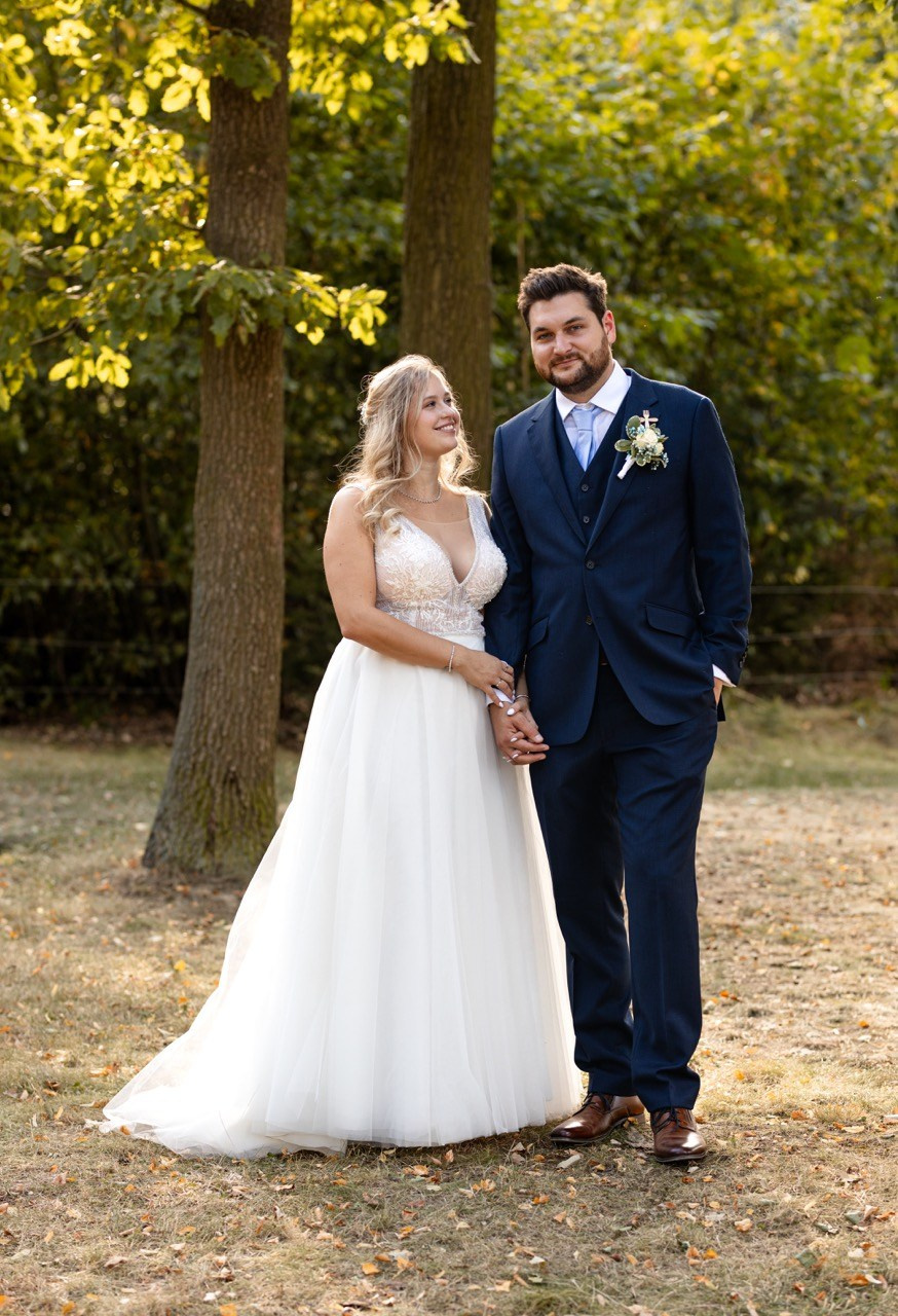 Svatební tým — svatební fotograf a kameraman. Dana Lišková — Empatická fotografka | Introspektivní umělkyně | Neurodivergentní koučka| Zakladatelka Artepy.cz