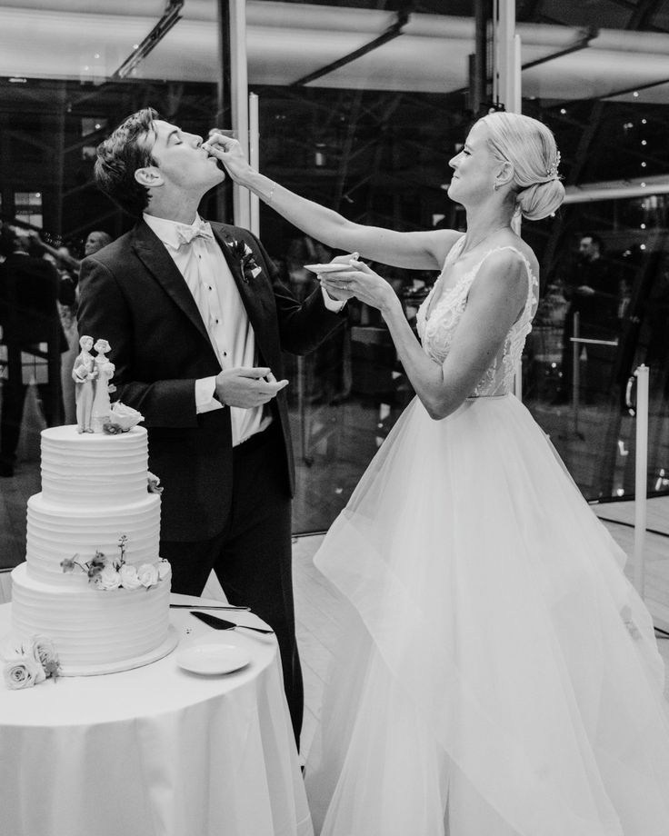 Wedding guide ITA. Wedding and elopement photographer Italy Tuscany Como Milan Pavia Marija Galaka